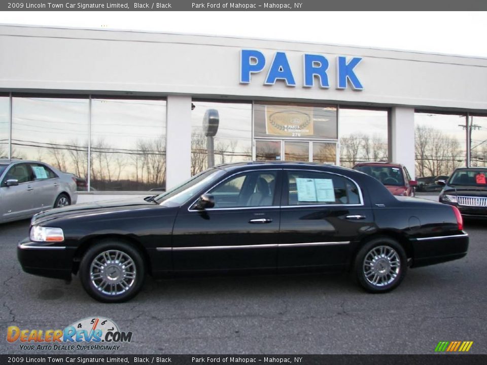 2009 Lincoln Town Car Signature Limited Black / Black Photo #19