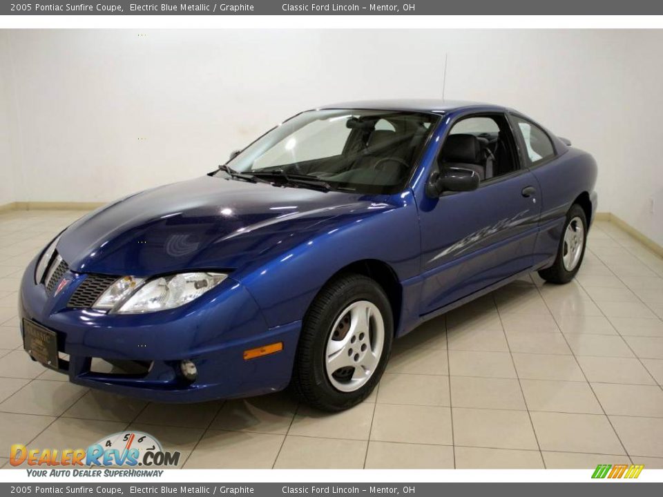 2005 Pontiac Sunfire Coupe Electric Blue Metallic / Graphite Photo #3