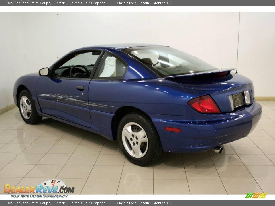 2005 Pontiac Sunfire Coupe Electric Blue Metallic / Graphite Photo #5
