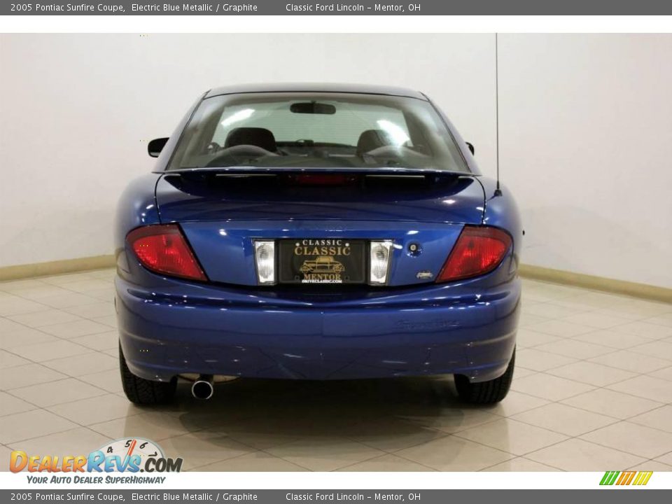 2005 Pontiac Sunfire Coupe Electric Blue Metallic / Graphite Photo #6