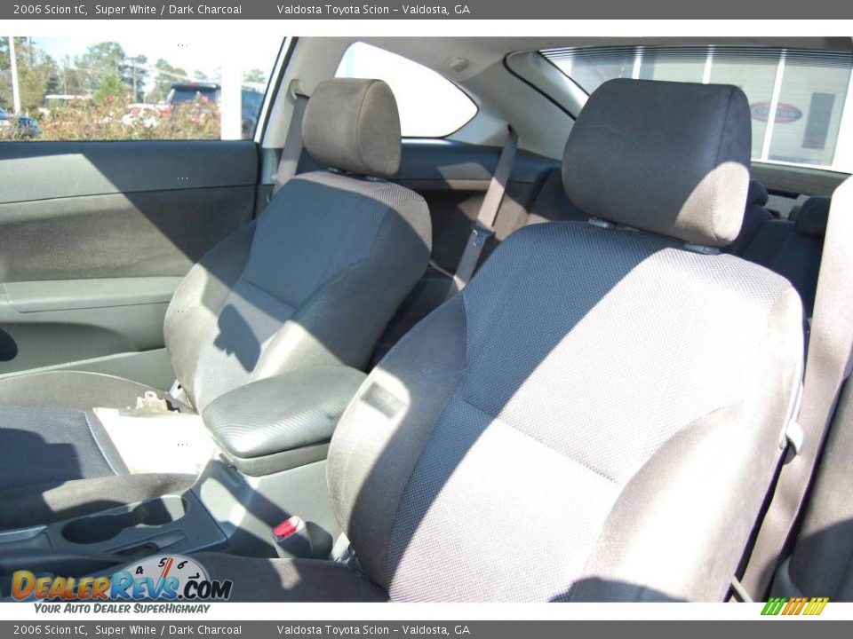 2006 Scion tC Super White / Dark Charcoal Photo #10