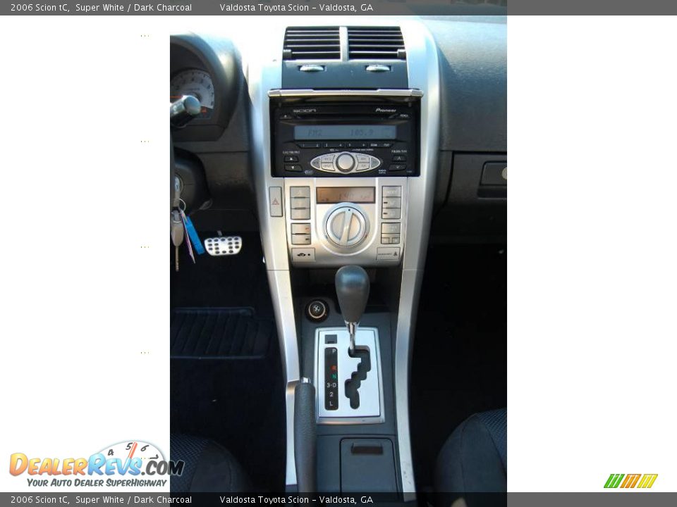 2006 Scion tC Super White / Dark Charcoal Photo #15