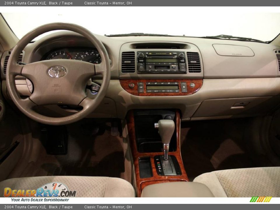2004 Toyota Camry XLE Black / Taupe Photo #19