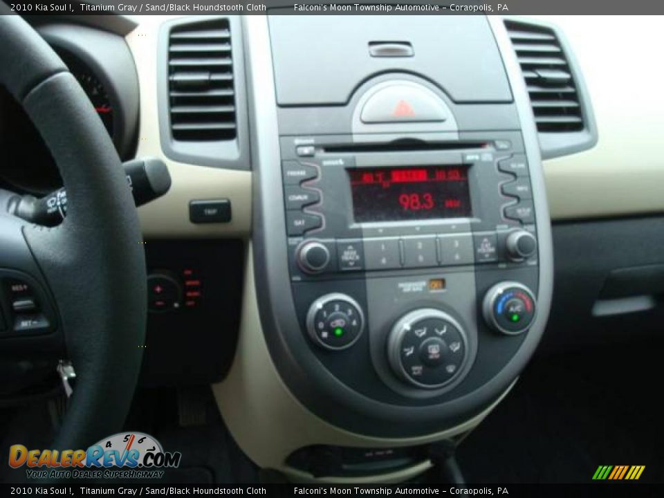2010 Kia Soul ! Titanium Gray / Sand/Black Houndstooth Cloth Photo #13