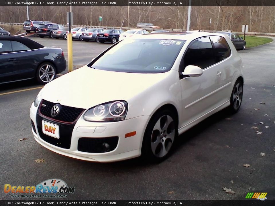 2007 Volkswagen GTI 2 Door Candy White / Interlagos Plaid Cloth Photo #4