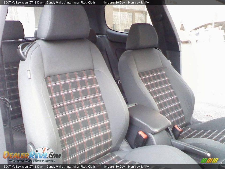 2007 Volkswagen GTI 2 Door Candy White / Interlagos Plaid Cloth Photo #11