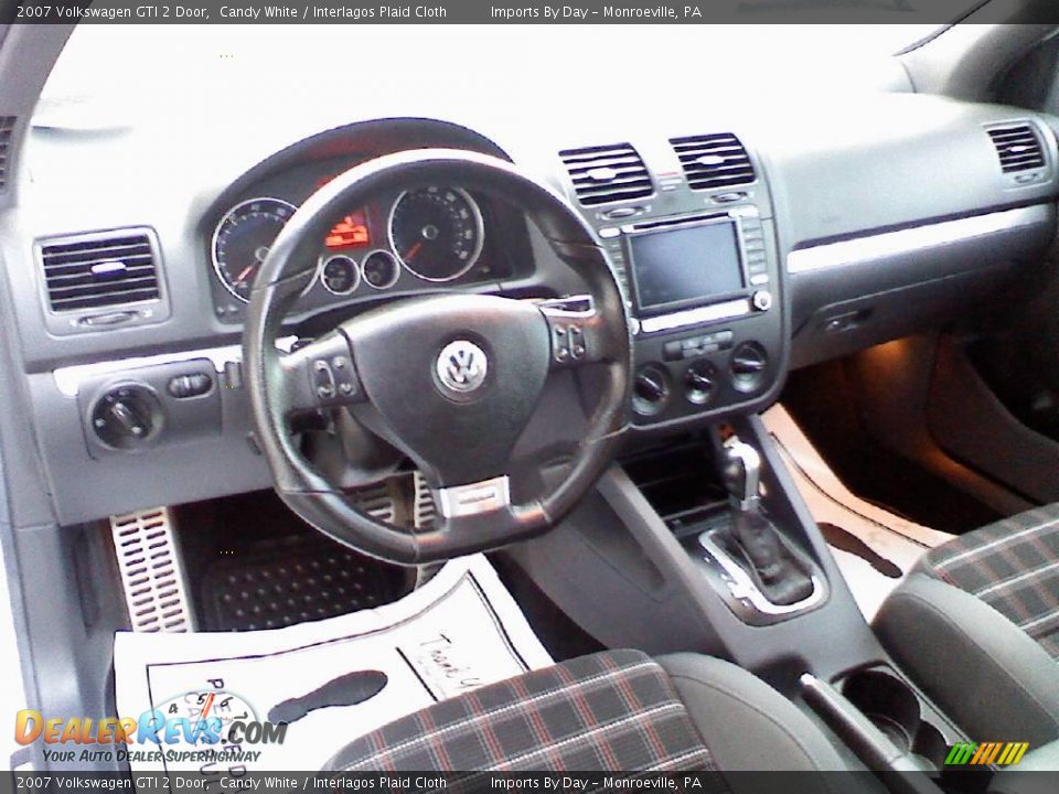 2007 Volkswagen GTI 2 Door Candy White / Interlagos Plaid Cloth Photo #13