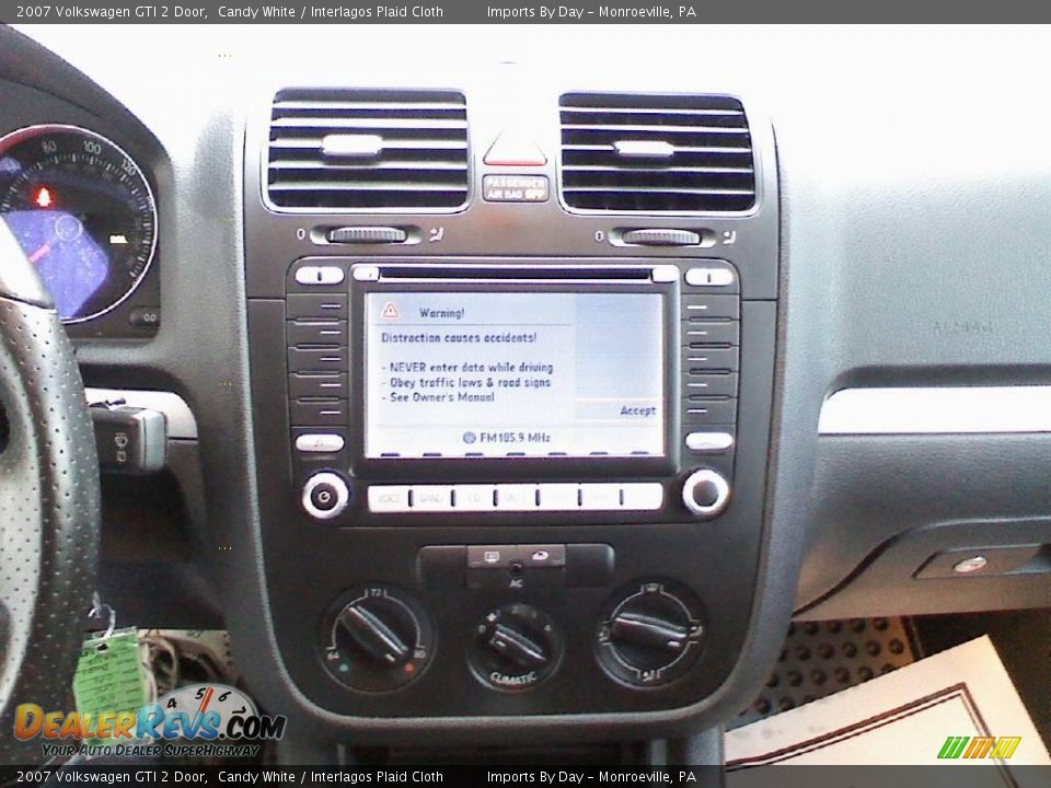 2007 Volkswagen GTI 2 Door Candy White / Interlagos Plaid Cloth Photo #17