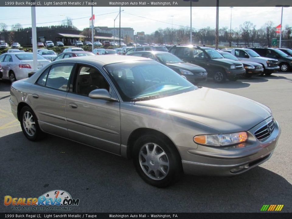 1999 Buick Regal LS Light Sandrift Metallic / Taupe Photo #8