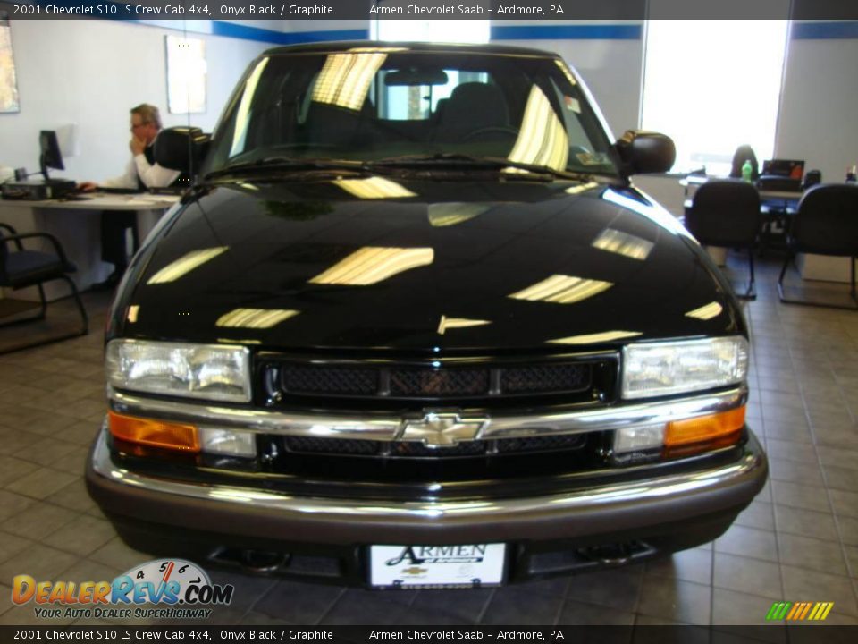2001 Chevrolet S10 LS Crew Cab 4x4 Onyx Black / Graphite Photo #3