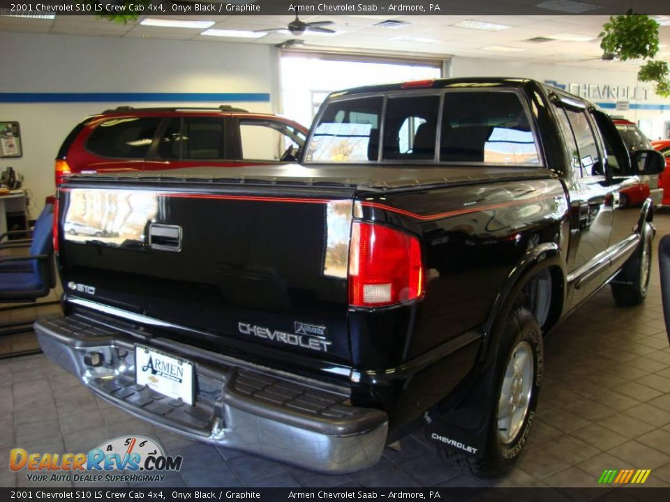 2001 Chevrolet S10 LS Crew Cab 4x4 Onyx Black / Graphite Photo #5