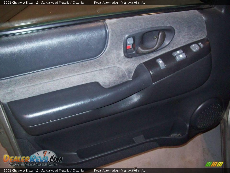 2002 Chevrolet Blazer LS Sandalwood Metallic / Graphite Photo #9