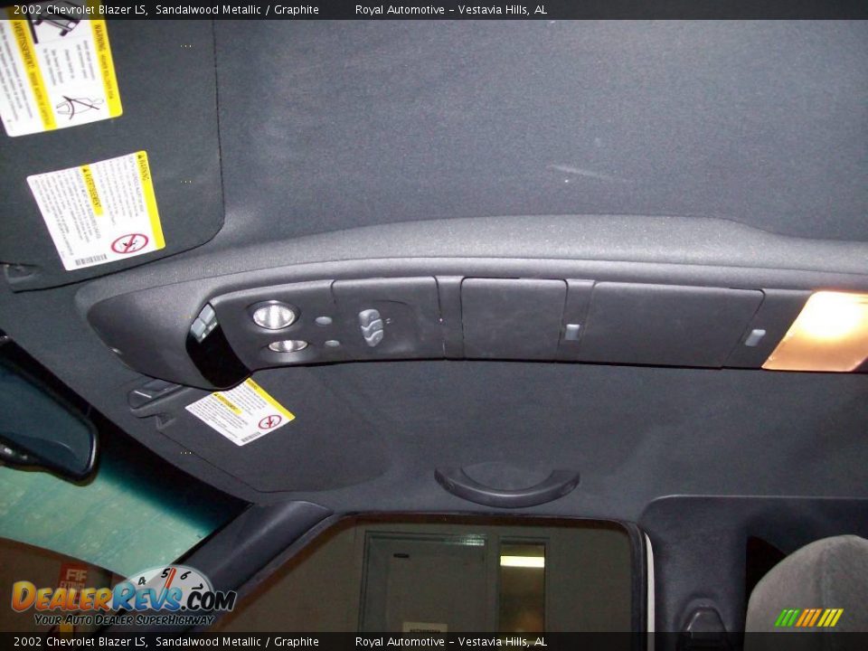 2002 Chevrolet Blazer LS Sandalwood Metallic / Graphite Photo #18