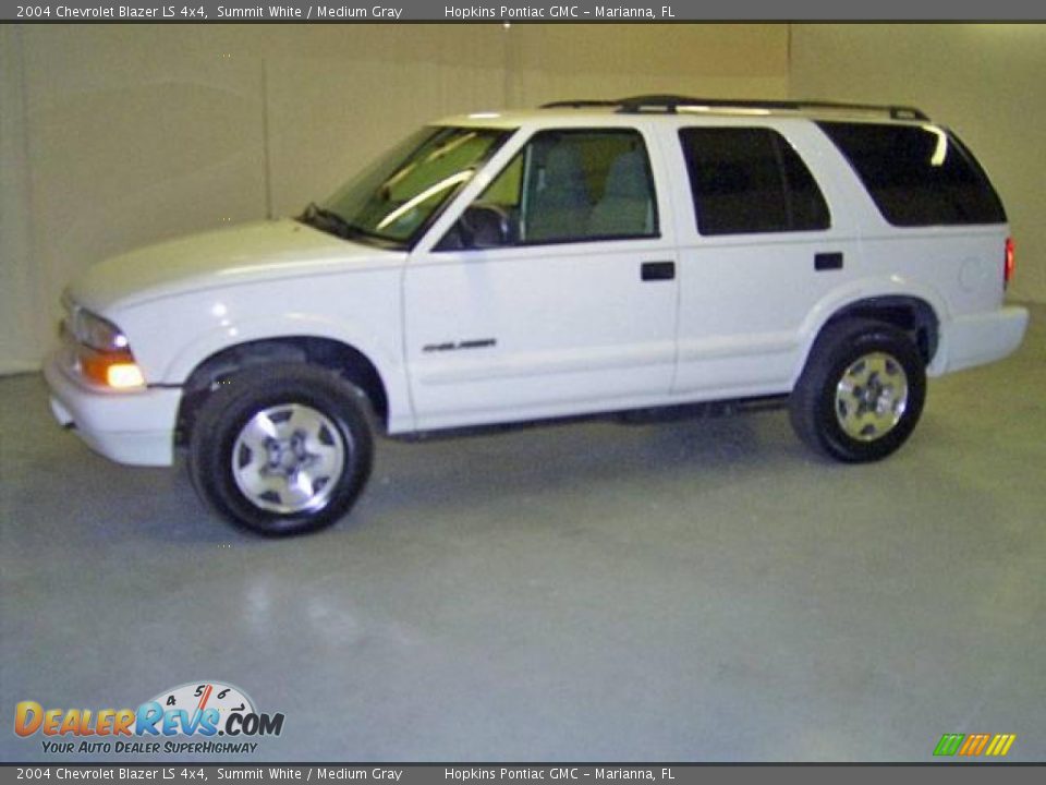 2004 Chevrolet Blazer LS 4x4 Summit White / Medium Gray Photo #6