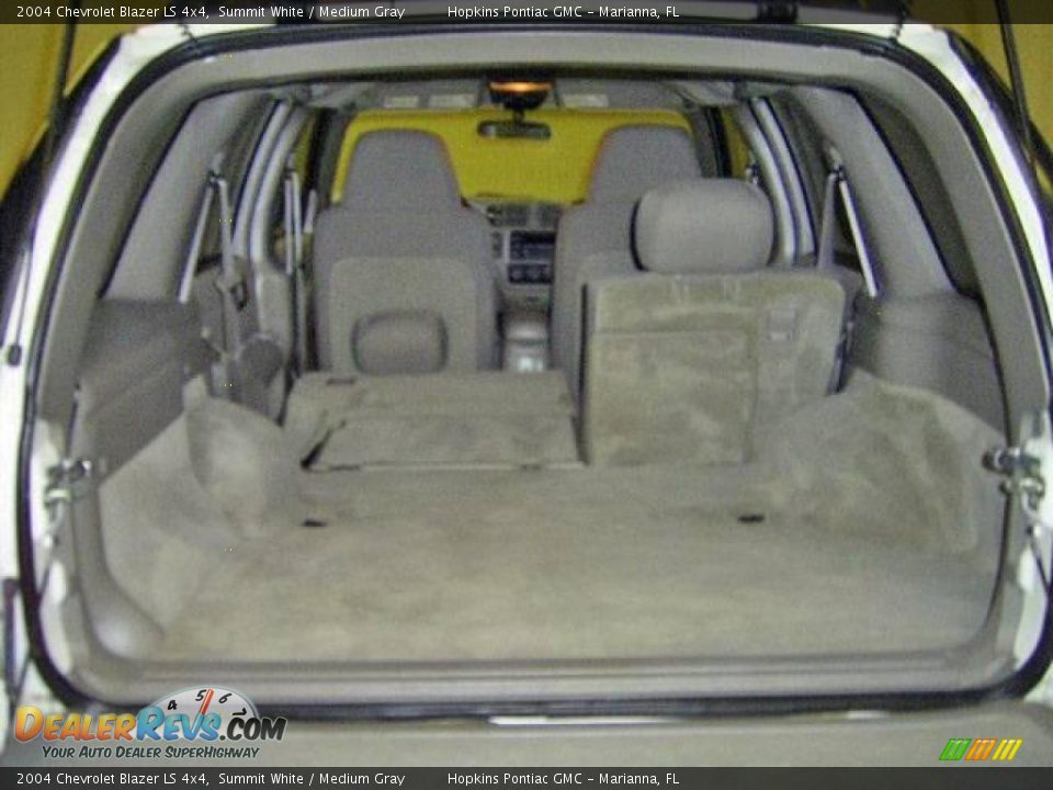 2004 Chevrolet Blazer LS 4x4 Summit White / Medium Gray Photo #10
