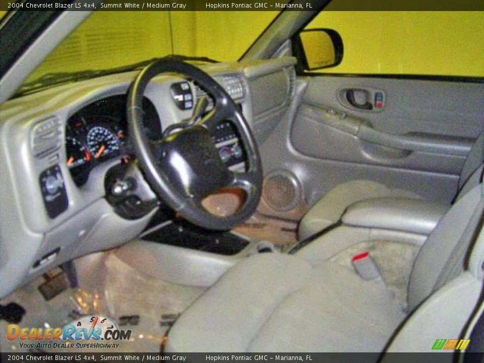 2004 Chevrolet Blazer LS 4x4 Summit White / Medium Gray Photo #11