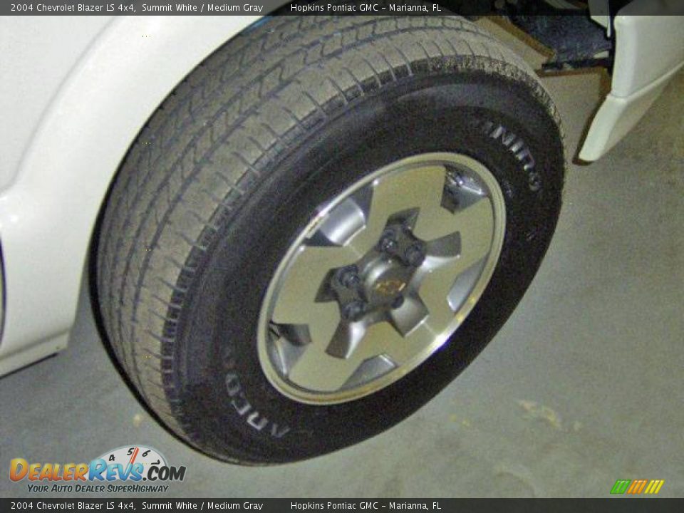 2004 Chevrolet Blazer LS 4x4 Summit White / Medium Gray Photo #22
