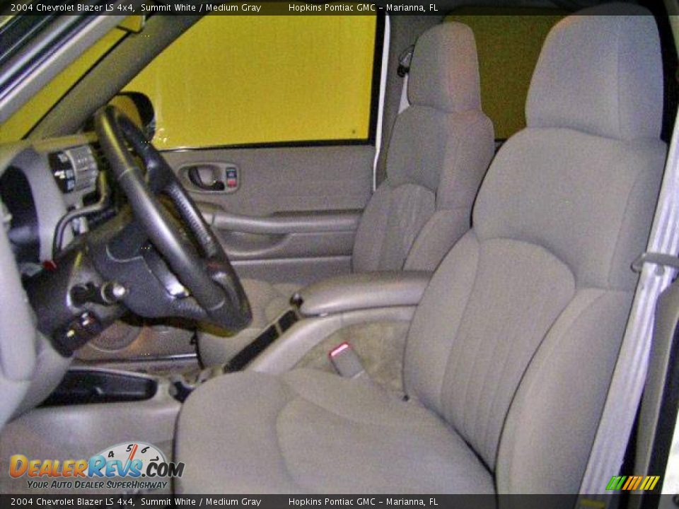 2004 Chevrolet Blazer LS 4x4 Summit White / Medium Gray Photo #27