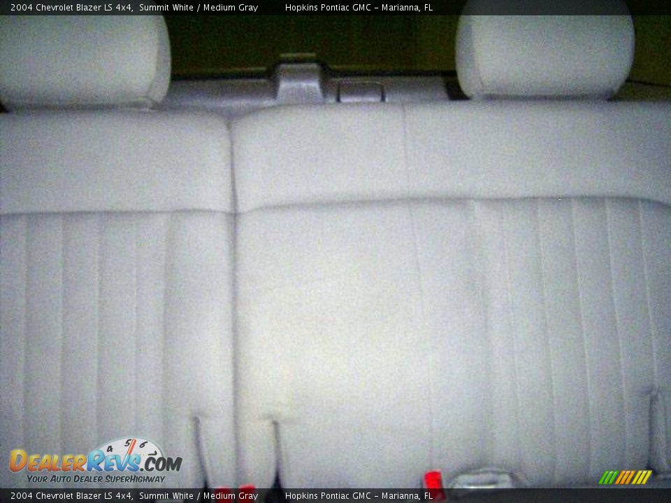 2004 Chevrolet Blazer LS 4x4 Summit White / Medium Gray Photo #32