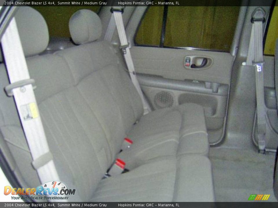 2004 Chevrolet Blazer LS 4x4 Summit White / Medium Gray Photo #33