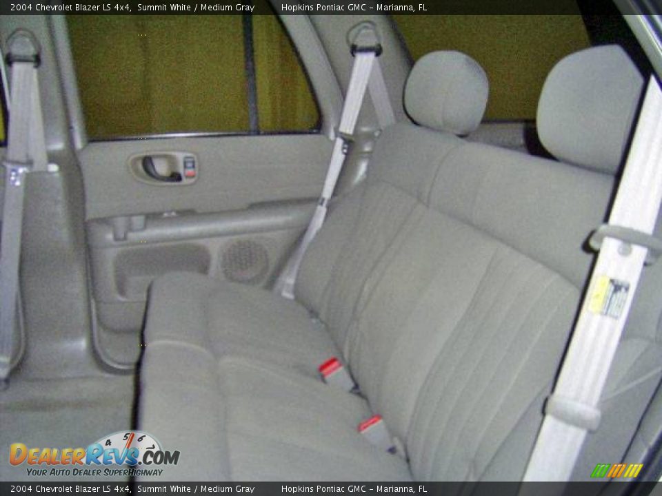 2004 Chevrolet Blazer LS 4x4 Summit White / Medium Gray Photo #35