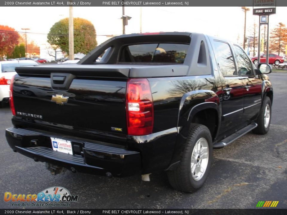 2009 Chevrolet Avalanche LT 4x4 Black / Ebony Photo #4