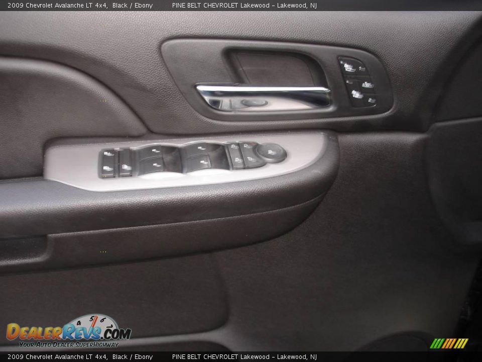 2009 Chevrolet Avalanche LT 4x4 Black / Ebony Photo #7