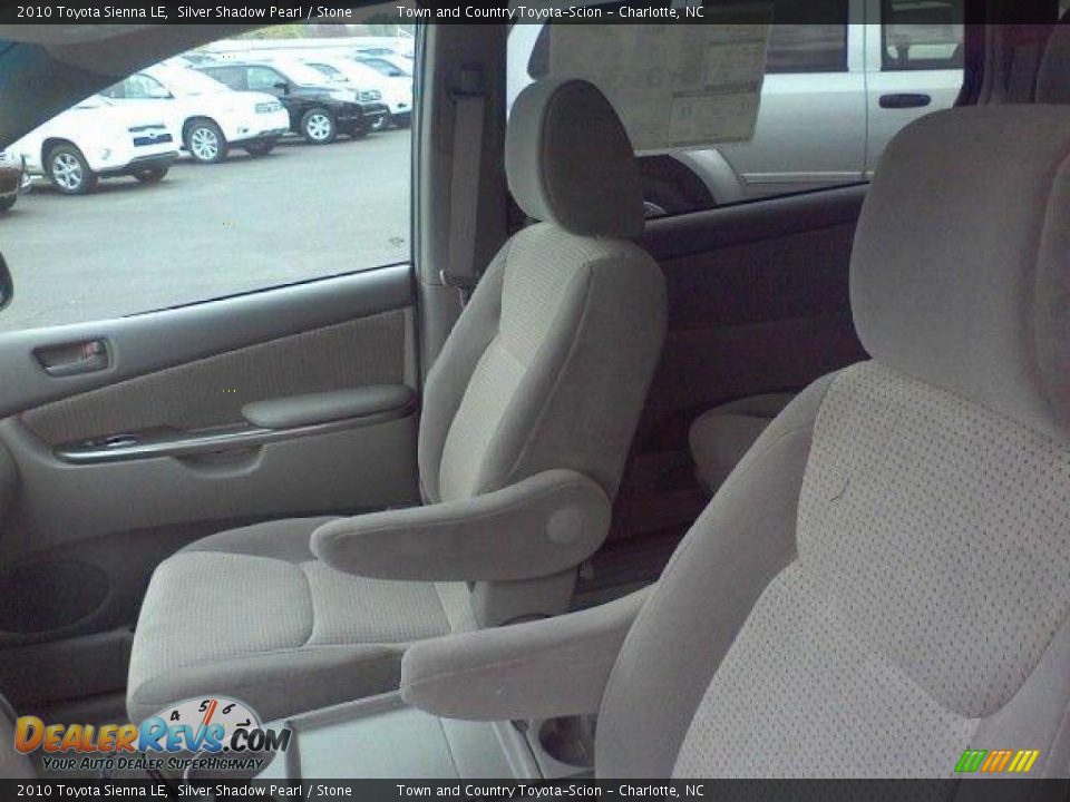 2010 Toyota Sienna LE Silver Shadow Pearl / Stone Photo #14