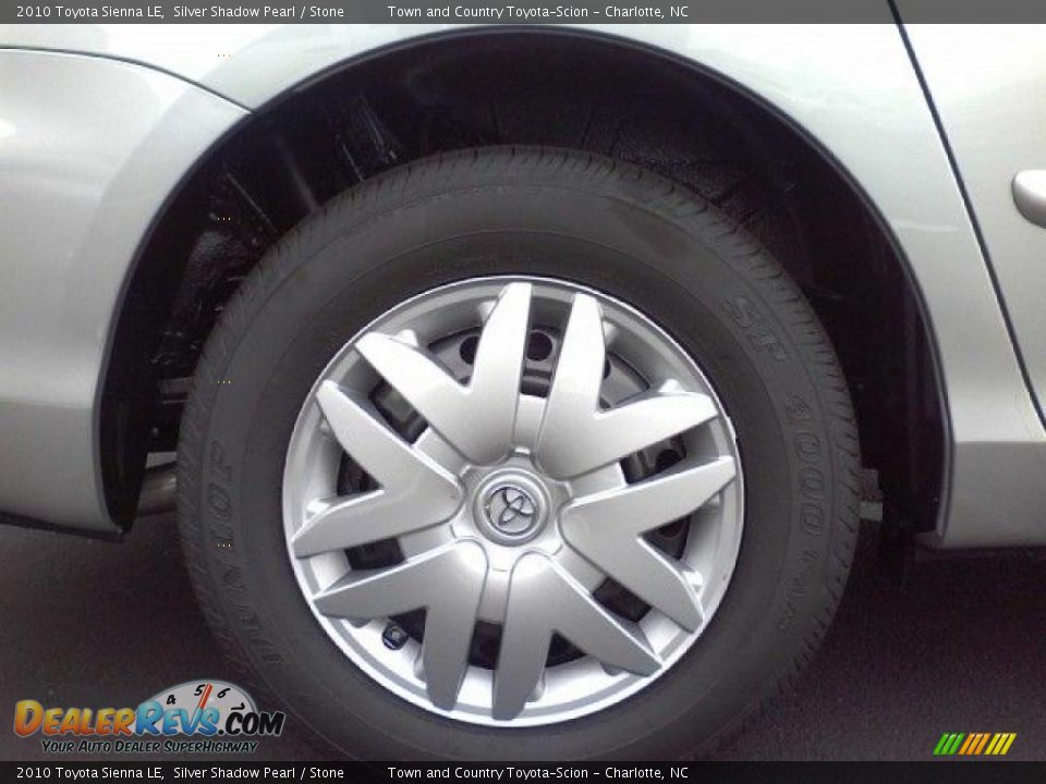 2010 Toyota Sienna LE Silver Shadow Pearl / Stone Photo #19