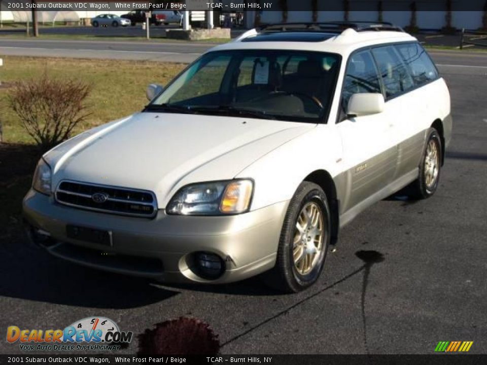 2001 Subaru Outback VDC Wagon White Frost Pearl / Beige Photo #2