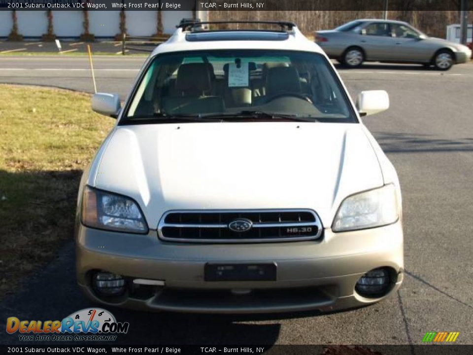 2001 Subaru Outback VDC Wagon White Frost Pearl / Beige Photo #3
