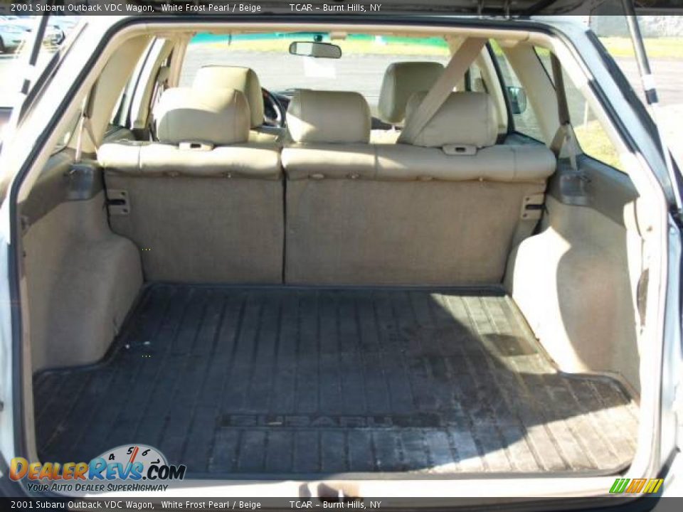 2001 Subaru Outback VDC Wagon White Frost Pearl / Beige Photo #10