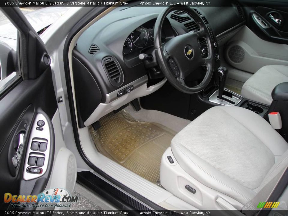 2006 Chevrolet Malibu LTZ Sedan Silverstone Metallic / Titanium Gray Photo #10