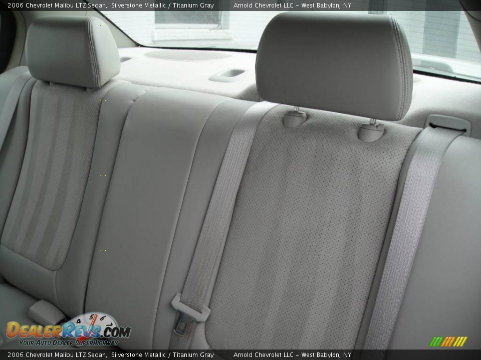 2006 Chevrolet Malibu LTZ Sedan Silverstone Metallic / Titanium Gray Photo #12