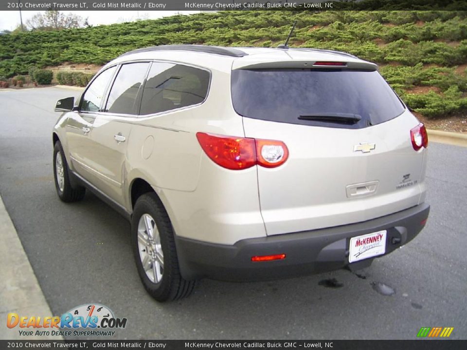 2010 Chevrolet Traverse LT Gold Mist Metallic / Ebony Photo #2
