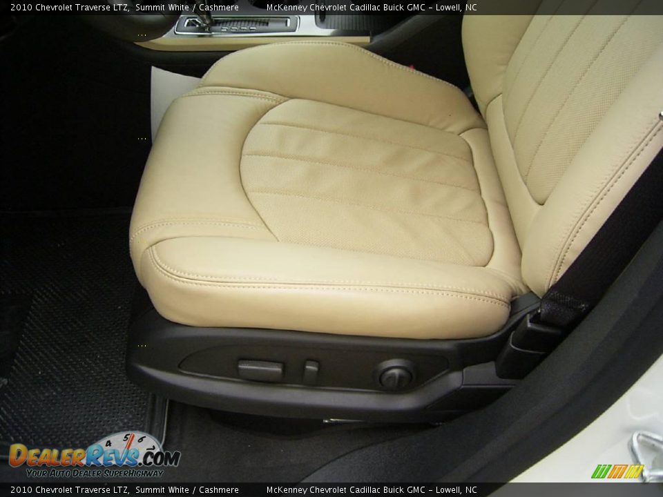 2010 Chevrolet Traverse LTZ Summit White / Cashmere Photo #8