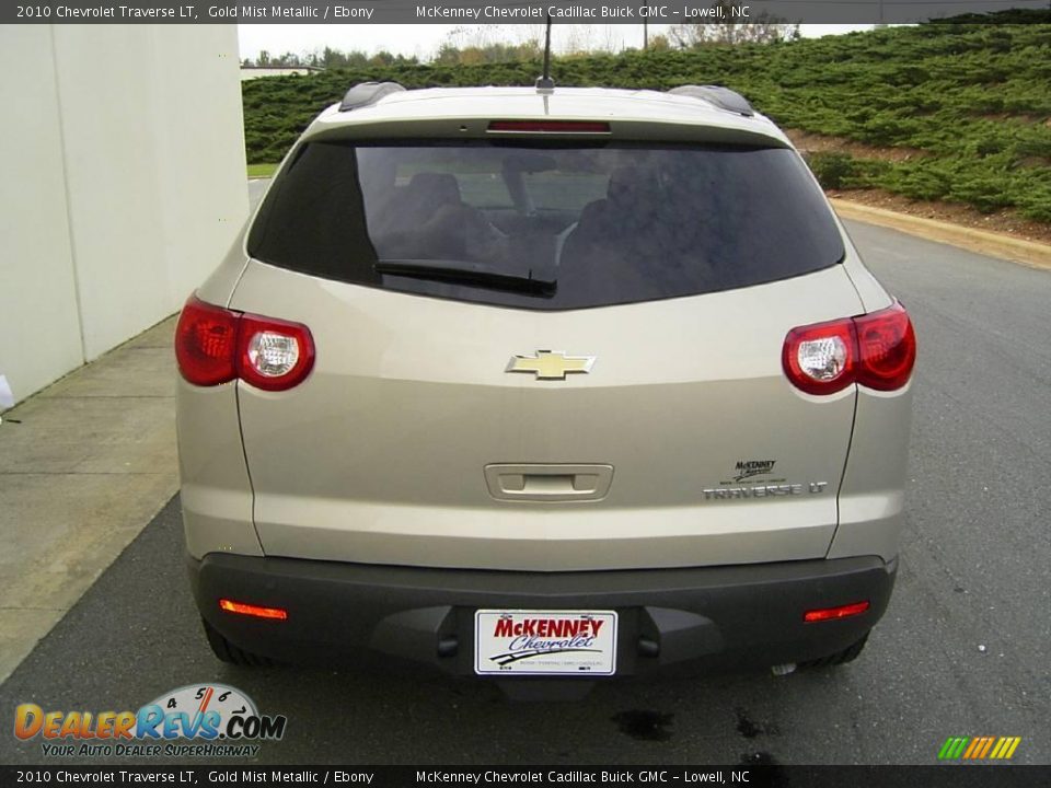 2010 Chevrolet Traverse LT Gold Mist Metallic / Ebony Photo #3