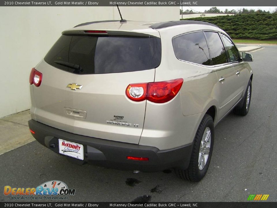 2010 Chevrolet Traverse LT Gold Mist Metallic / Ebony Photo #4