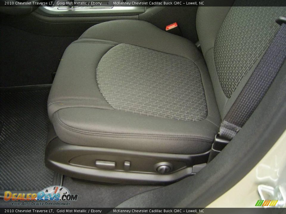 2010 Chevrolet Traverse LT Gold Mist Metallic / Ebony Photo #8