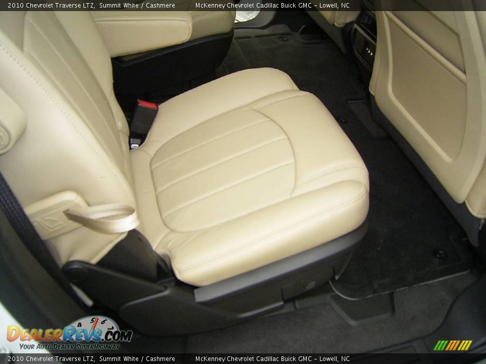 2010 Chevrolet Traverse LTZ Summit White / Cashmere Photo #13