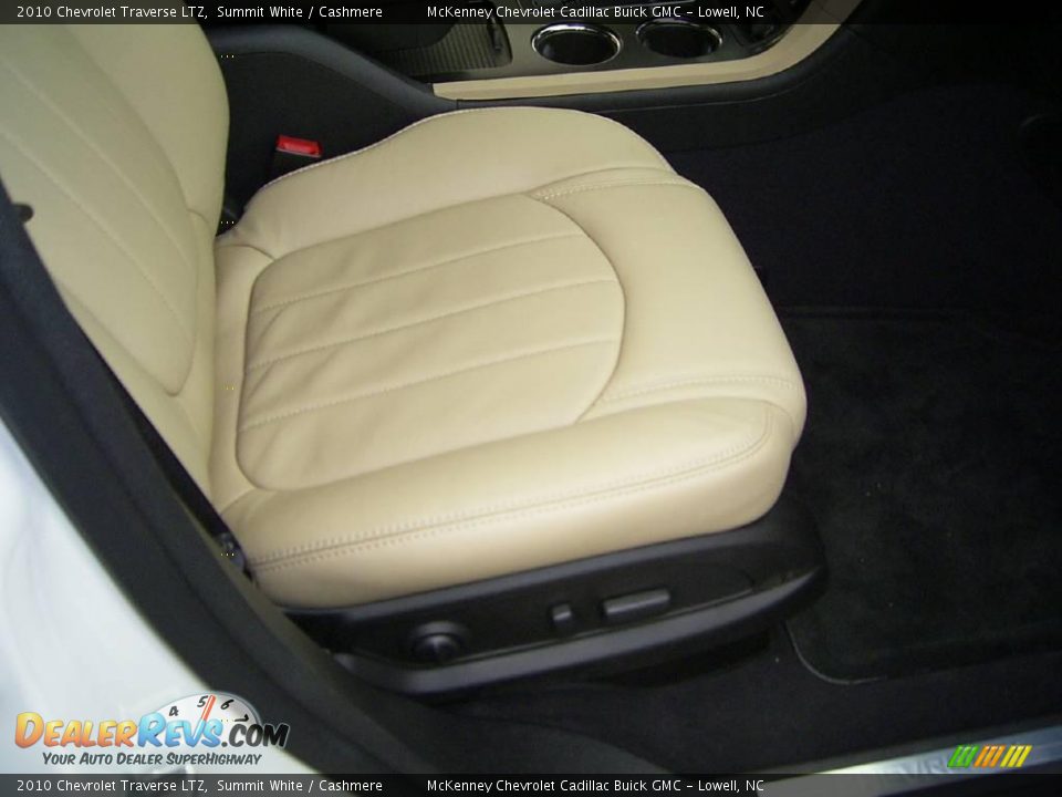 2010 Chevrolet Traverse LTZ Summit White / Cashmere Photo #14