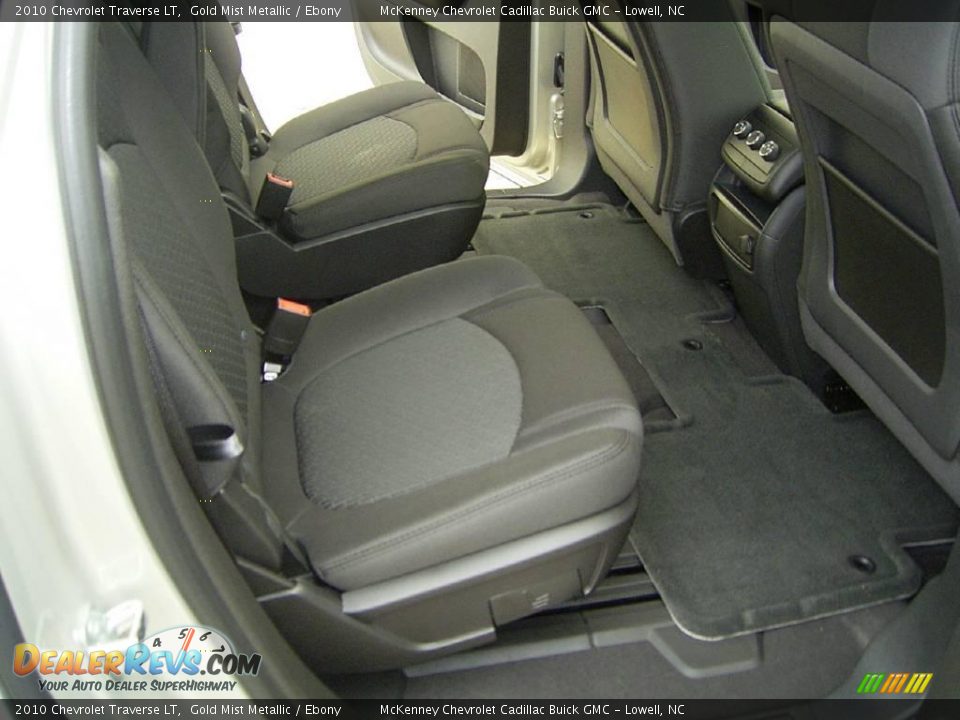 2010 Chevrolet Traverse LT Gold Mist Metallic / Ebony Photo #12