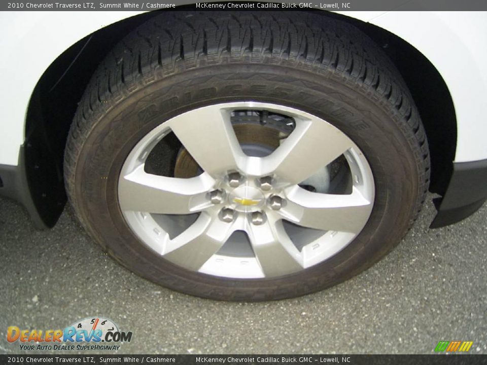 2010 Chevrolet Traverse LTZ Summit White / Cashmere Photo #17
