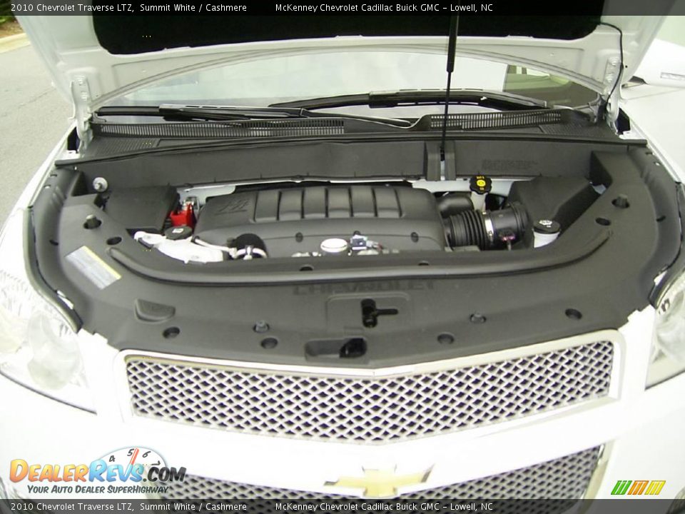2010 Chevrolet Traverse LTZ Summit White / Cashmere Photo #19