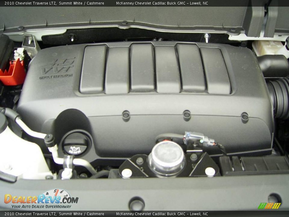 2010 Chevrolet Traverse LTZ Summit White / Cashmere Photo #20