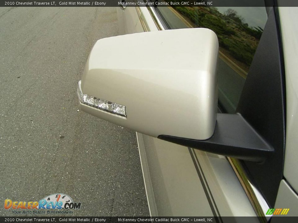 2010 Chevrolet Traverse LT Gold Mist Metallic / Ebony Photo #17