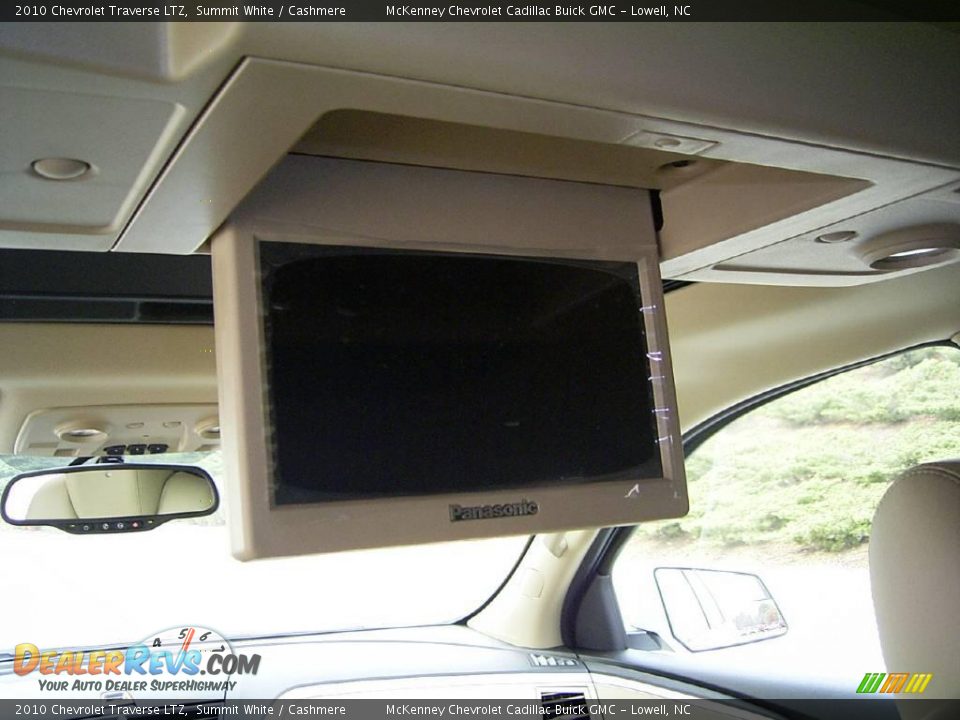 2010 Chevrolet Traverse LTZ Summit White / Cashmere Photo #22