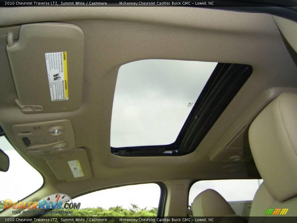 2010 Chevrolet Traverse LTZ Summit White / Cashmere Photo #23