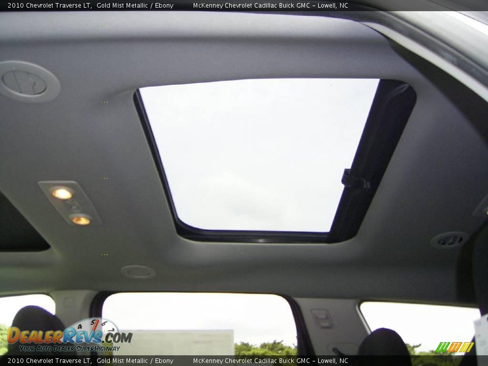 2010 Chevrolet Traverse LT Gold Mist Metallic / Ebony Photo #21