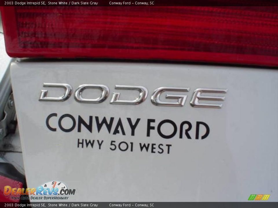 2003 Dodge Intrepid SE Stone White / Dark Slate Gray Photo #12